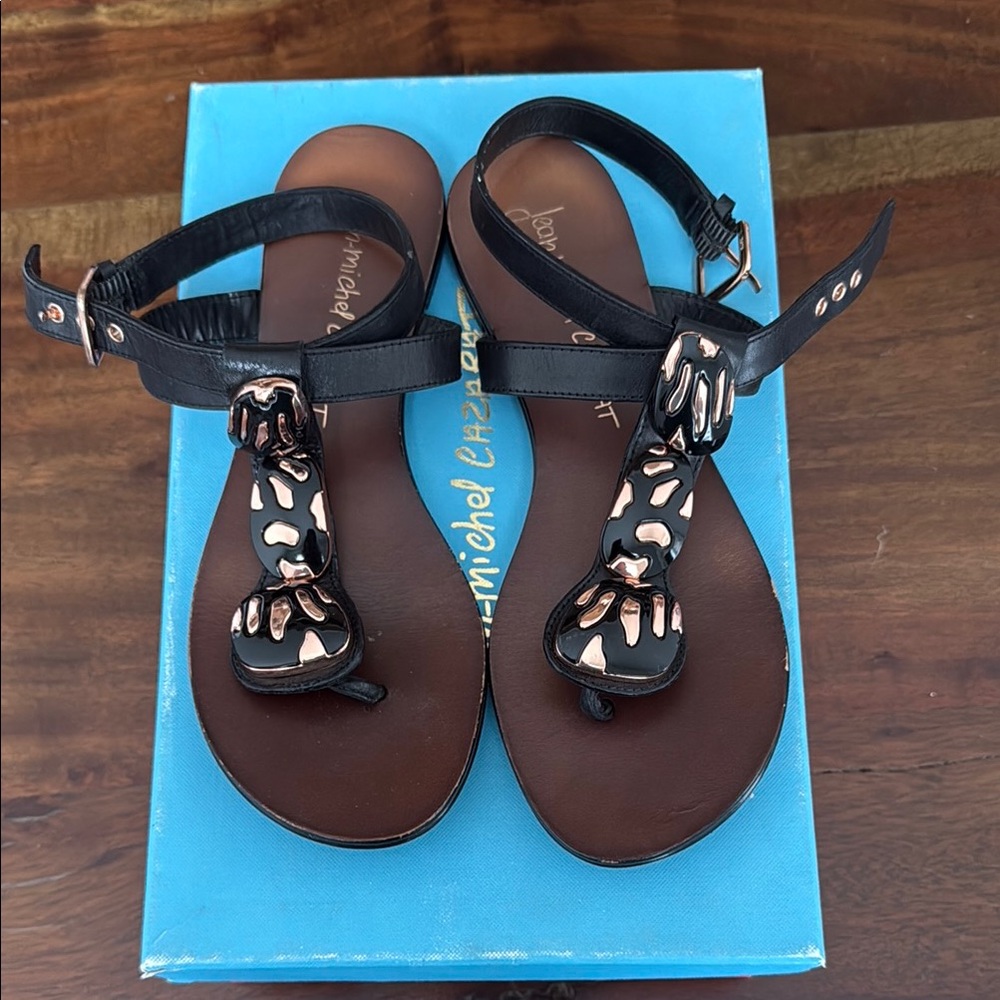 Black and Brown Sandals with Geometric Medallion